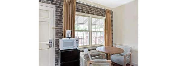 Hotel Capt. John Smith Inn photo 4