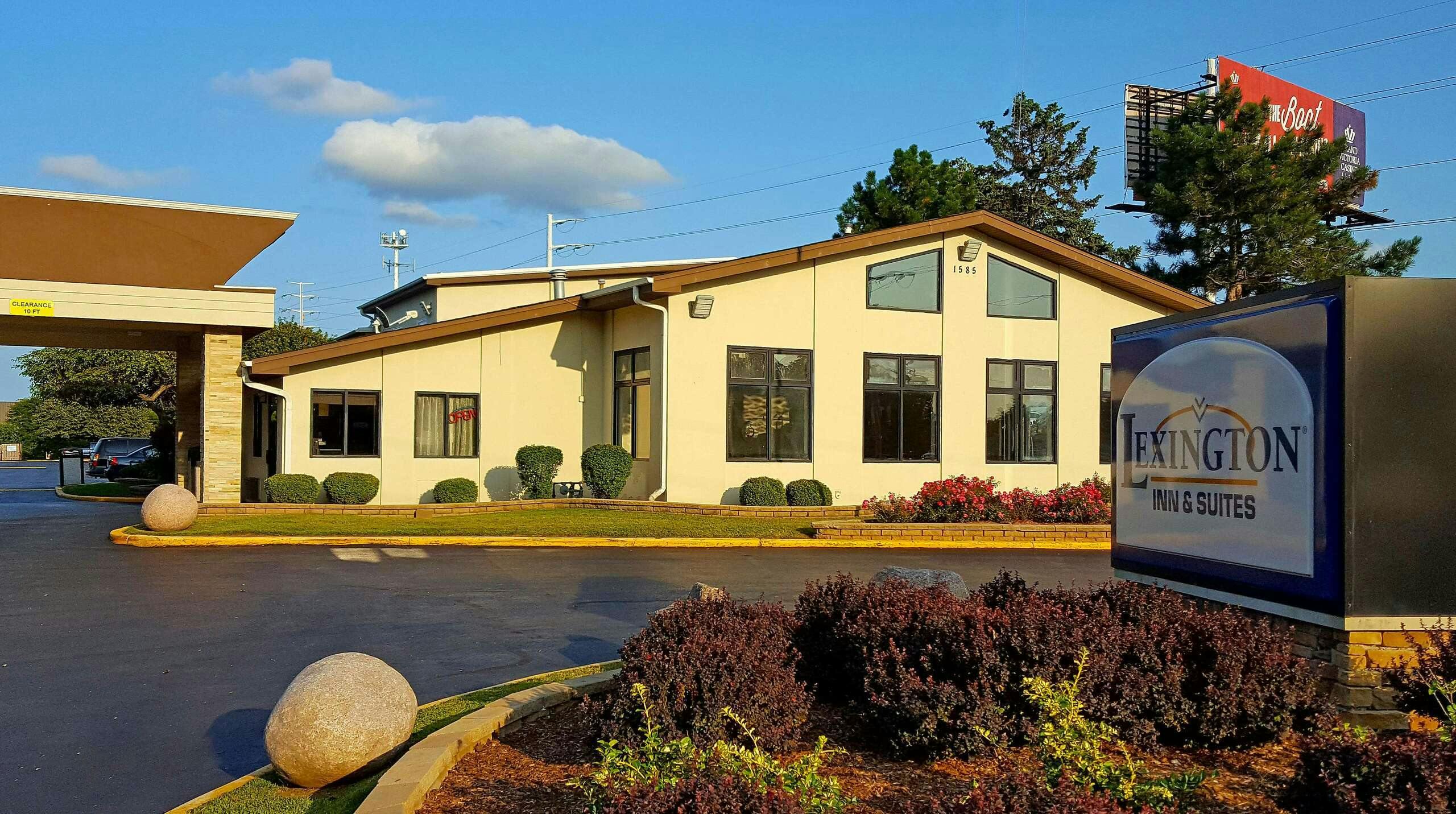 Hotel Lexington Inn & Suites NW Chicago Elgin photo 1