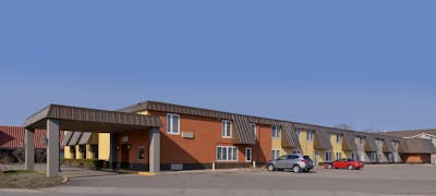 Americas Best Value Inn & Suites St. Cloud