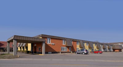 Americas Best Value Inn & Suites St. Cloud