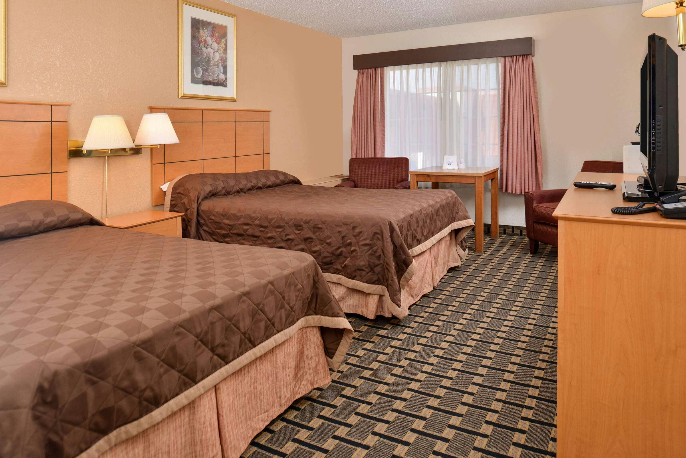 Hotel Americas Best Value Inn & Suites St. Cloud photo 5