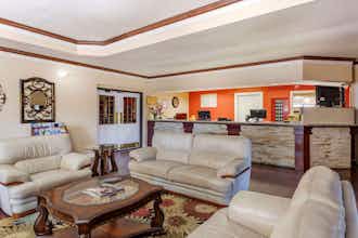 Hotel Knights Inn College Station photo 1