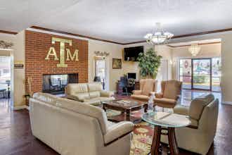 Hotel Knights Inn College Station photo 2