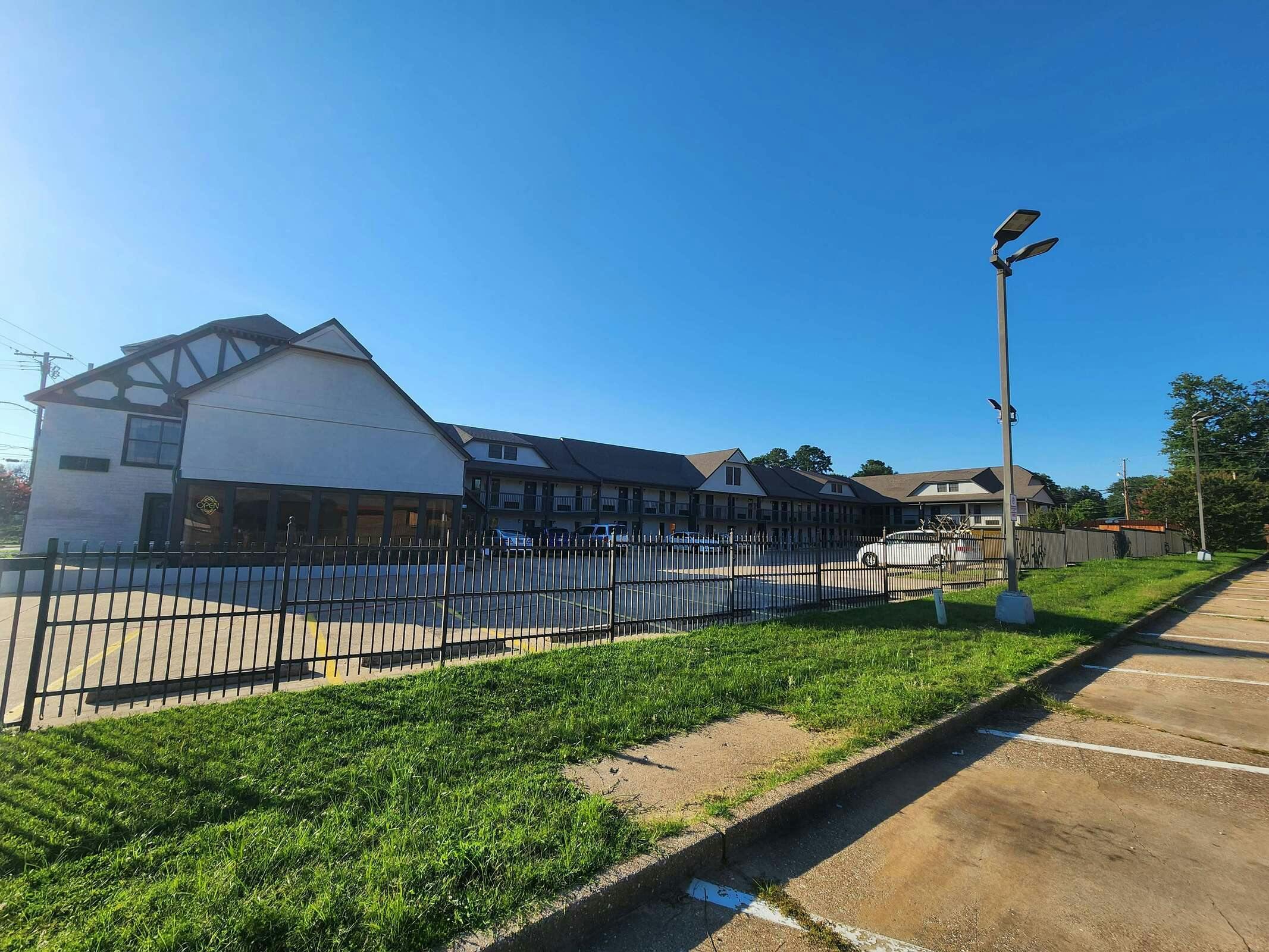 Hotel Americas Best Value Inn Longview photo 2