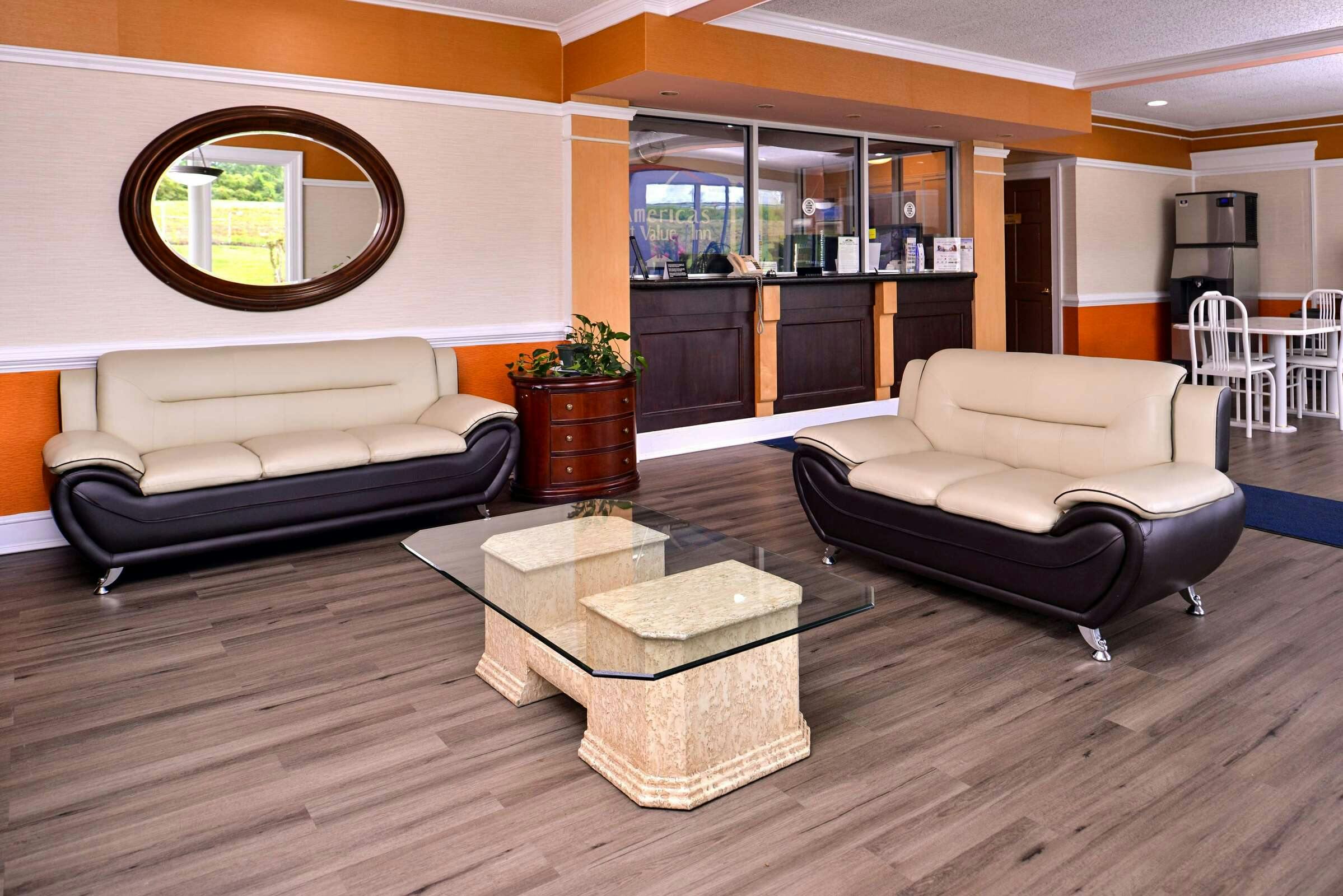 Hotel Americas Best Value Inn Richmond South photo 2