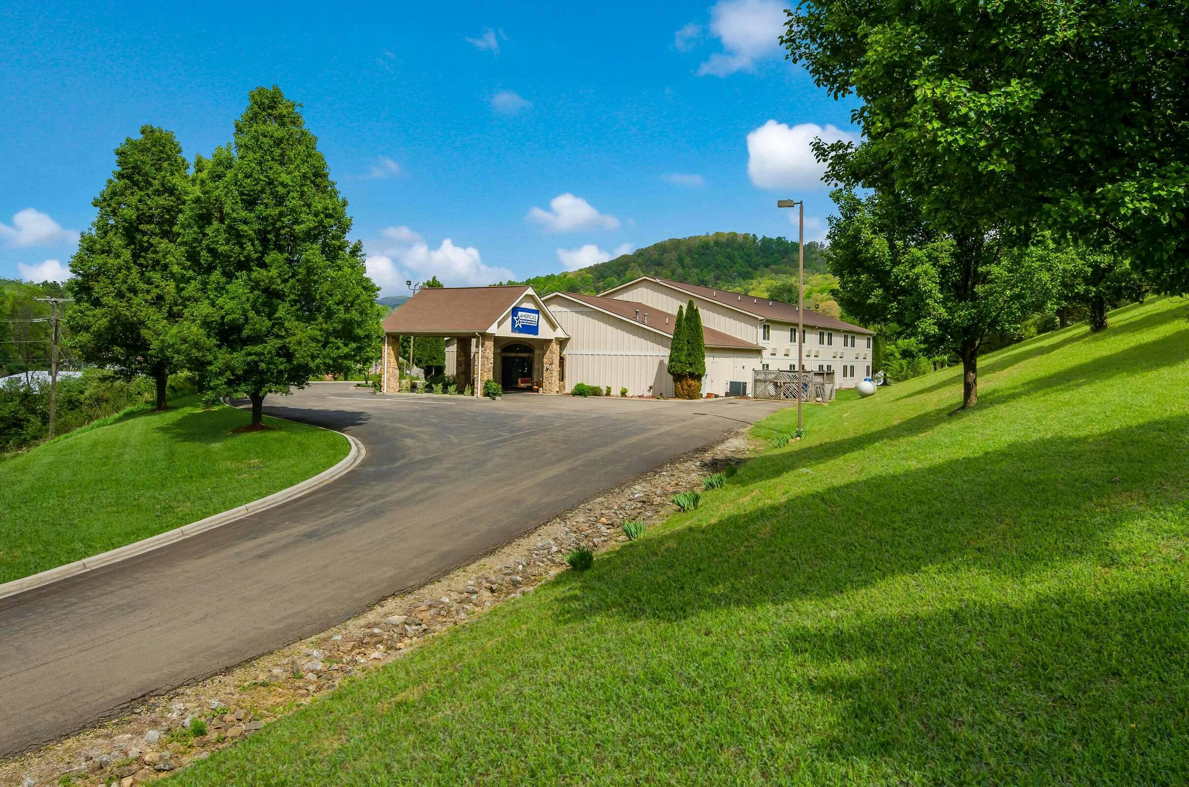 Hotel Americas Best Value Inn & Suites Independence VA photo 3