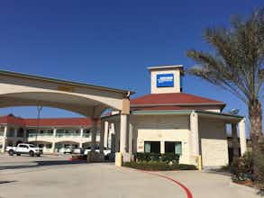 Hotel Americas Best Value Inn & Suites IAH Airport North photo 4