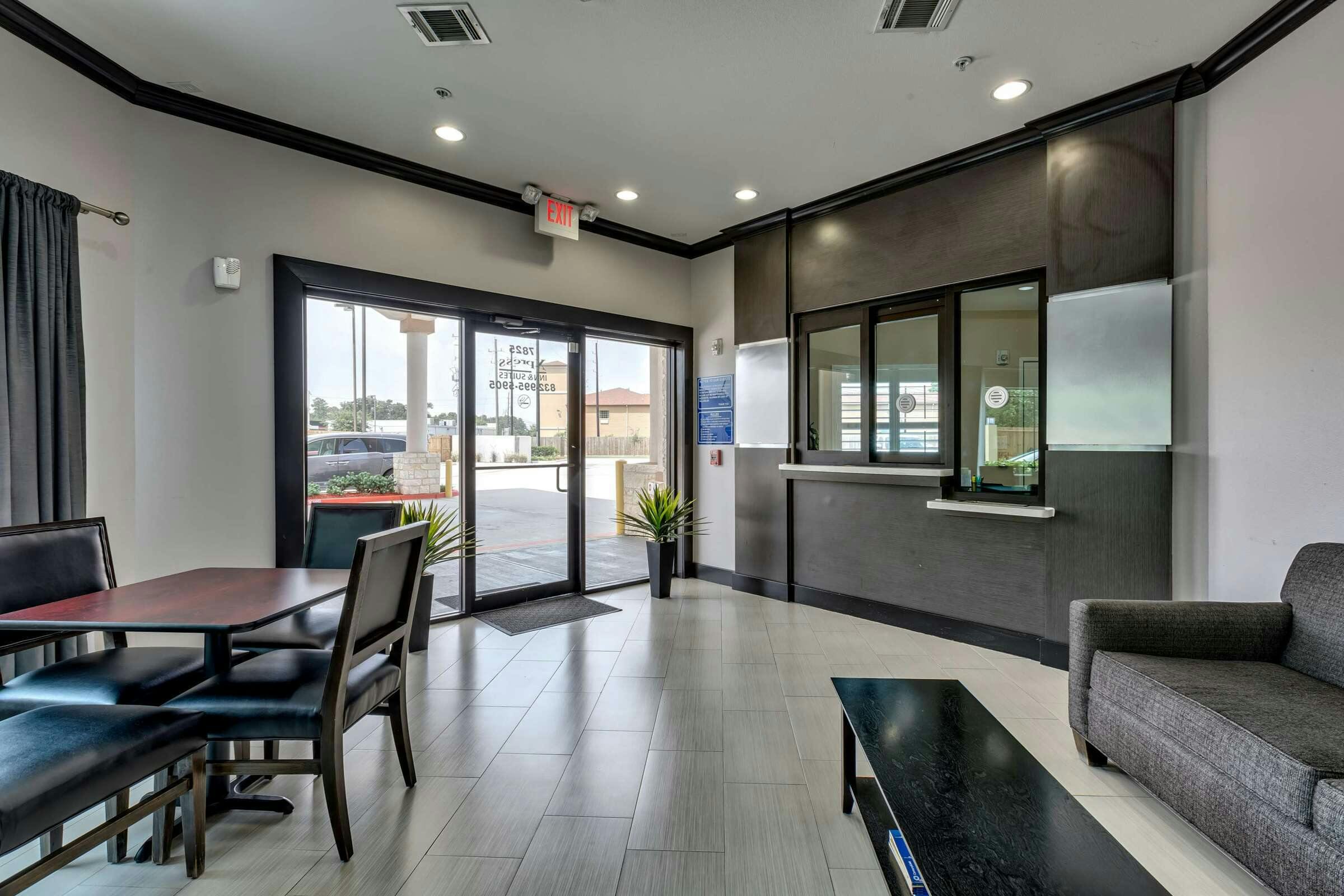 Hotel Americas Best Value Inn & Suites IAH Airport North photo 5