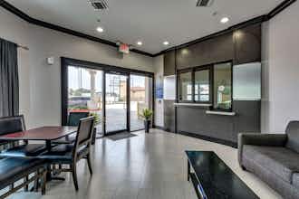 Hotel Americas Best Value Inn & Suites IAH Airport North photo 5