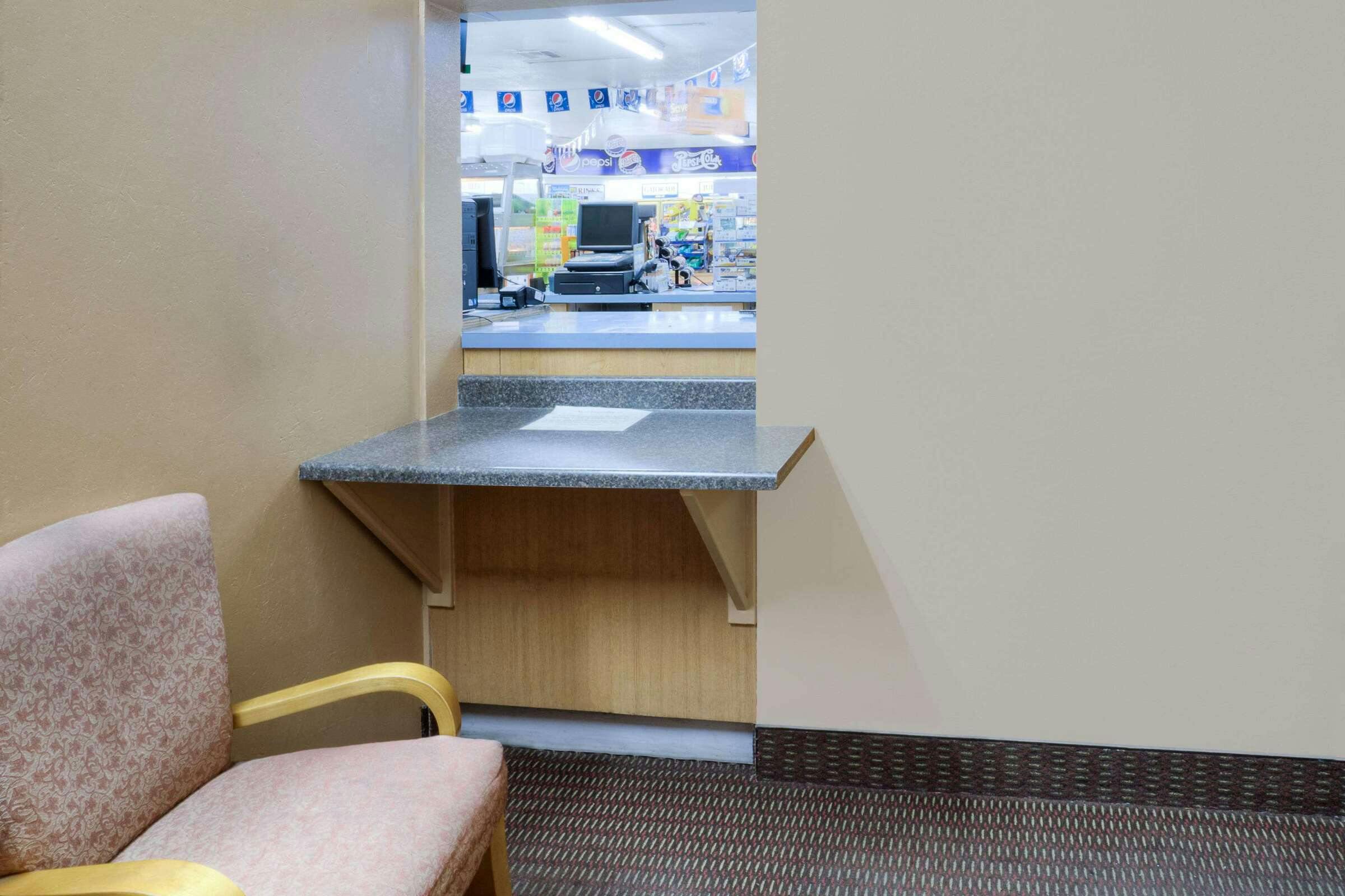 Hotel Knights Inn Pasco photo 1