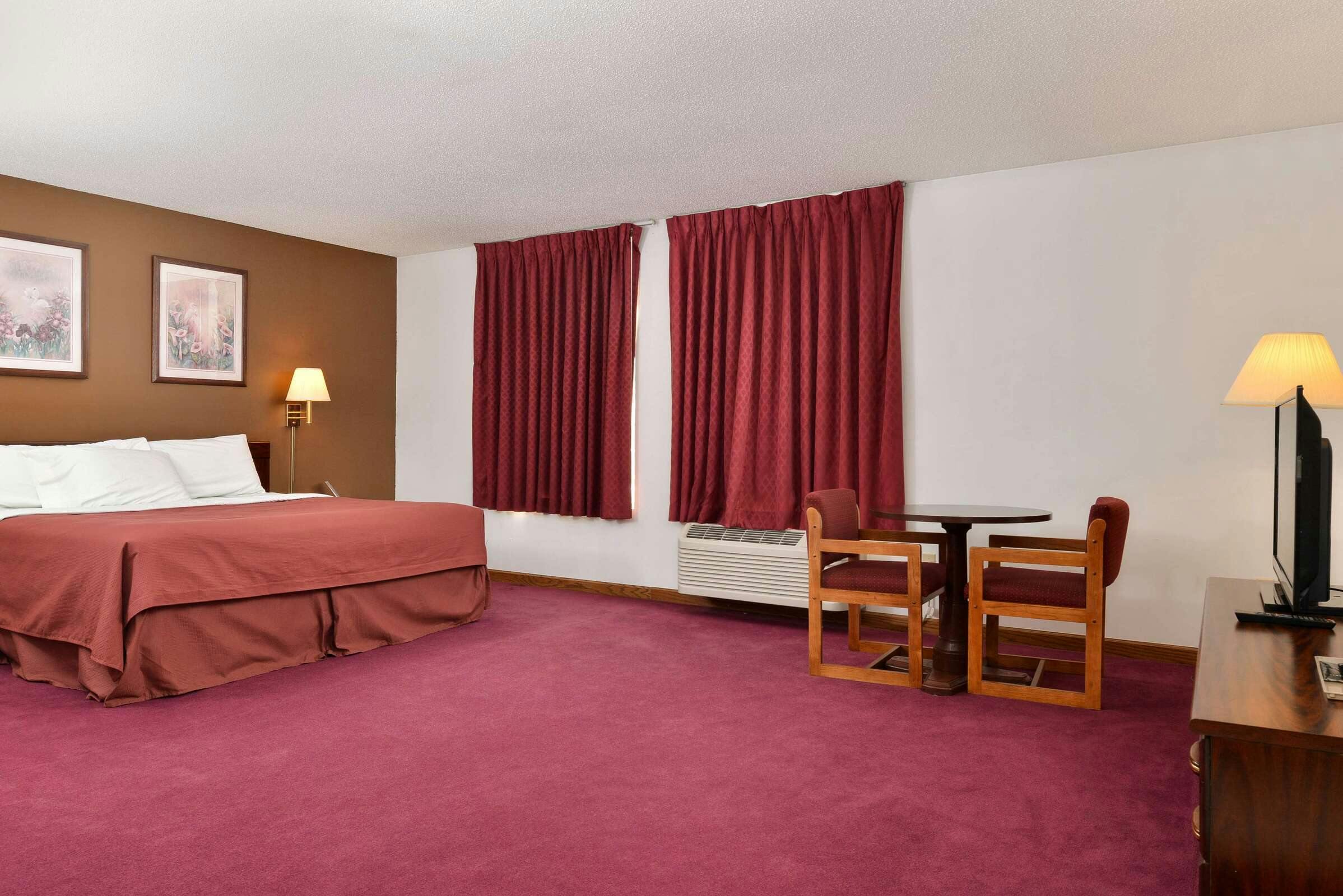 Hotel Americas Best Value Inn Beardstown photo 5