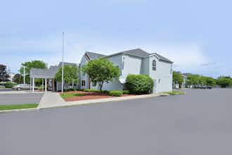 Hotel Americas Best Value Inn East Syracuse photo 2