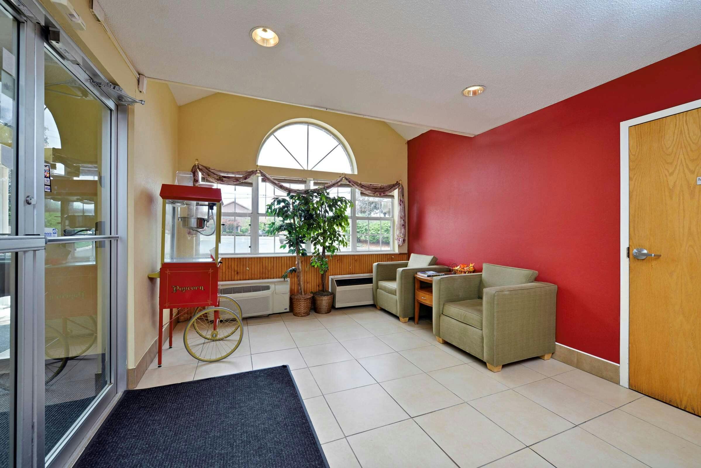 Hotel Americas Best Value Inn East Syracuse photo 4