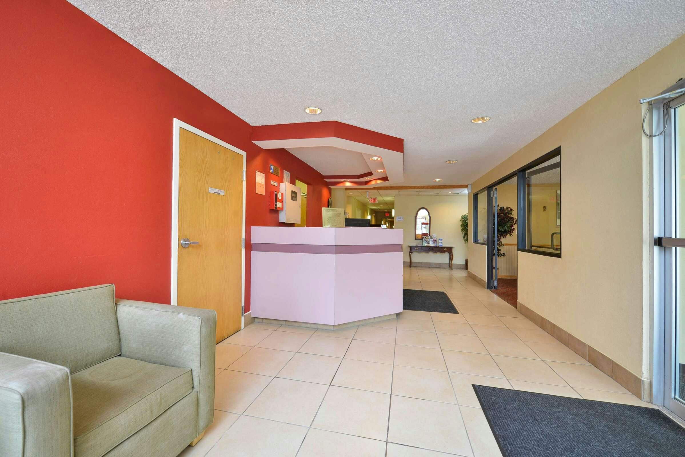 Hotel Americas Best Value Inn East Syracuse photo 5