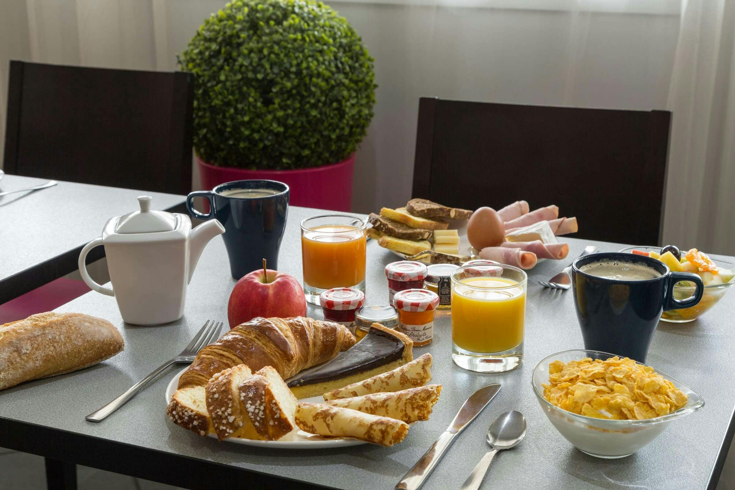 Hotel Hotel The Originals Lyon Est Éclipse photo 1