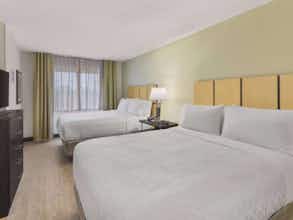 Hotel Candlewood Suites Charlotte - Arrowood, an IHG Hotel photo 1