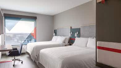 Hotel Avid Hotel Traverse City photo 2