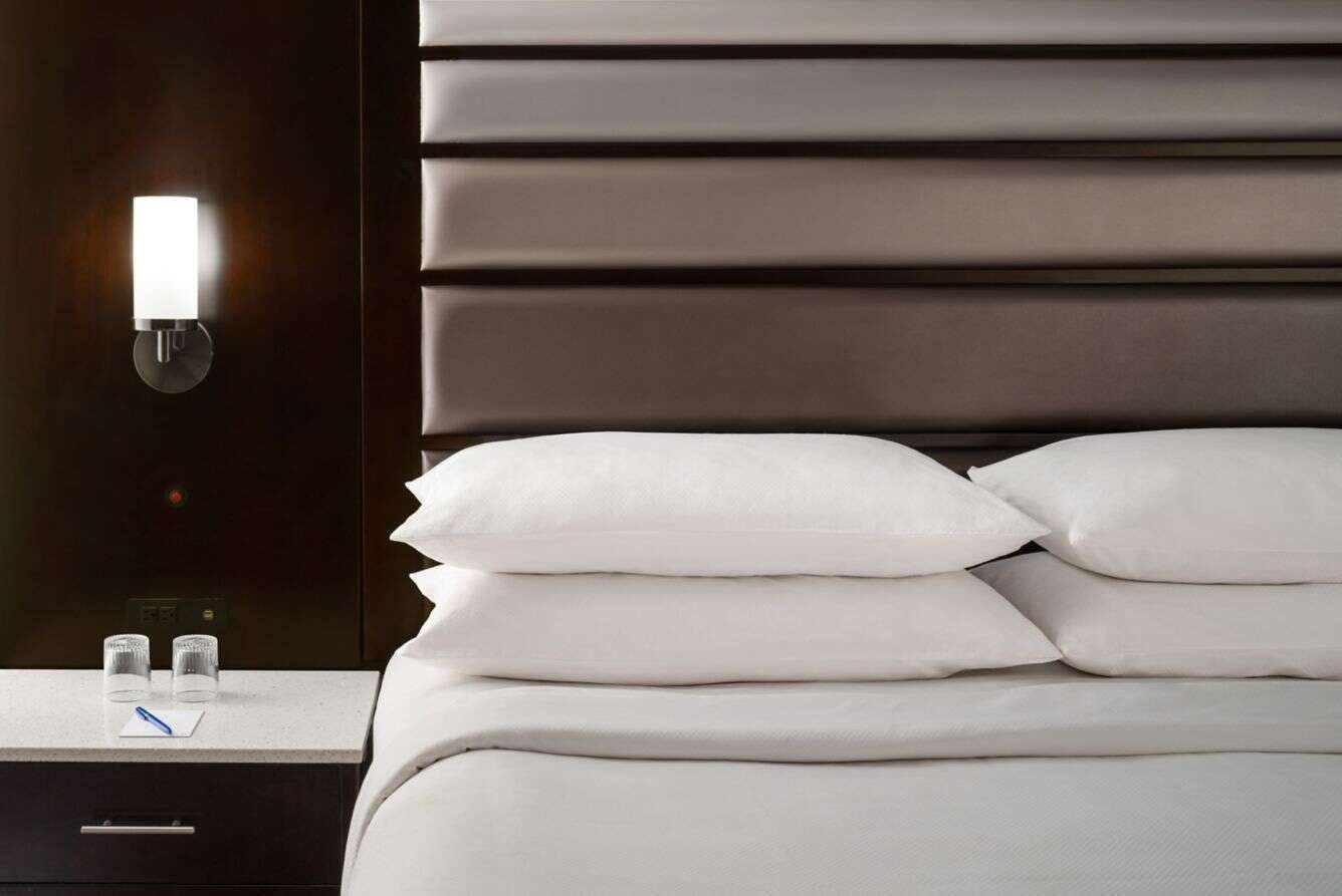 Hotel Delta Hotels by Marriott Jacksonville Deerwood photo 2