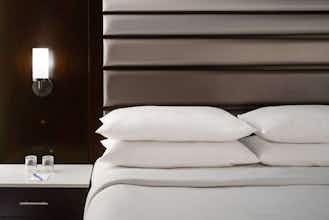 Hotel Delta Hotels by Marriott Jacksonville Deerwood photo 2