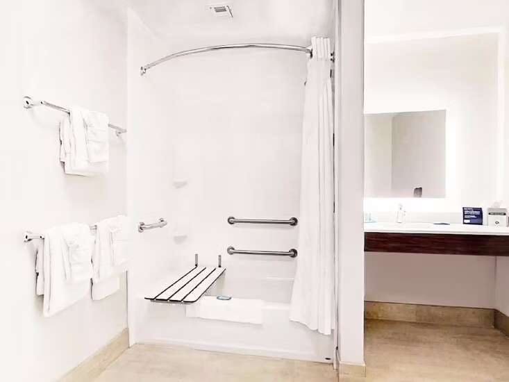 Hotel Holiday Inn Express & Suites Chalmette New Orleans S photo 4