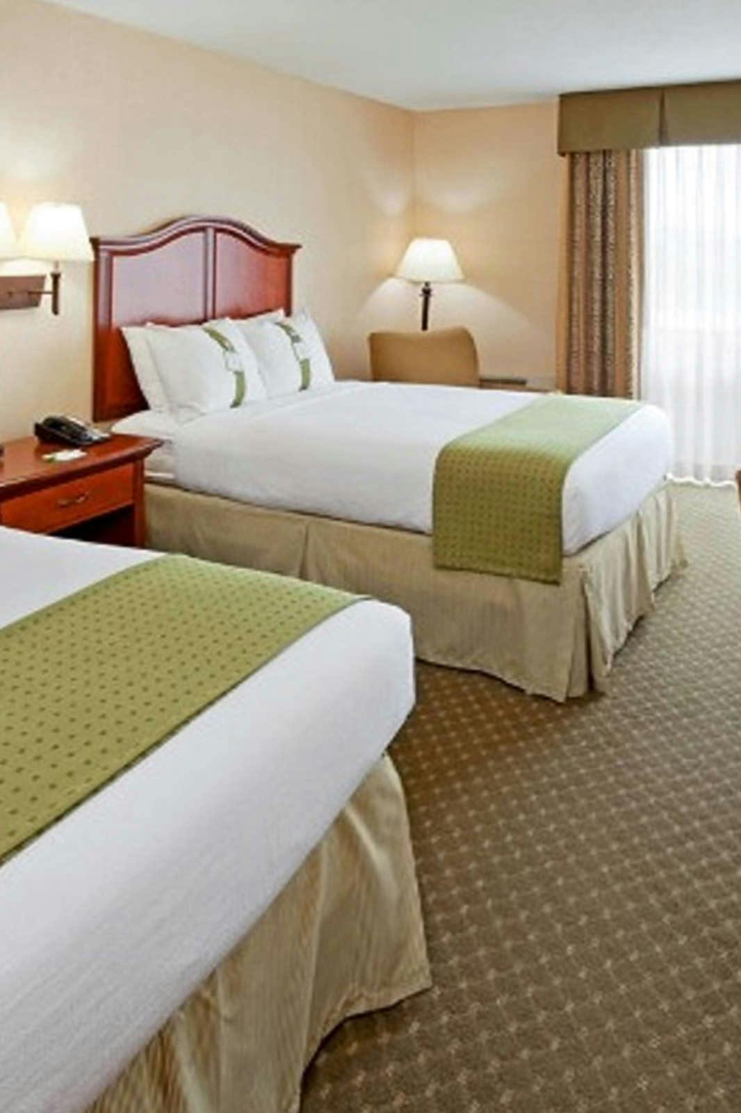Hotel Holiday Inn Jonesboro photo 2