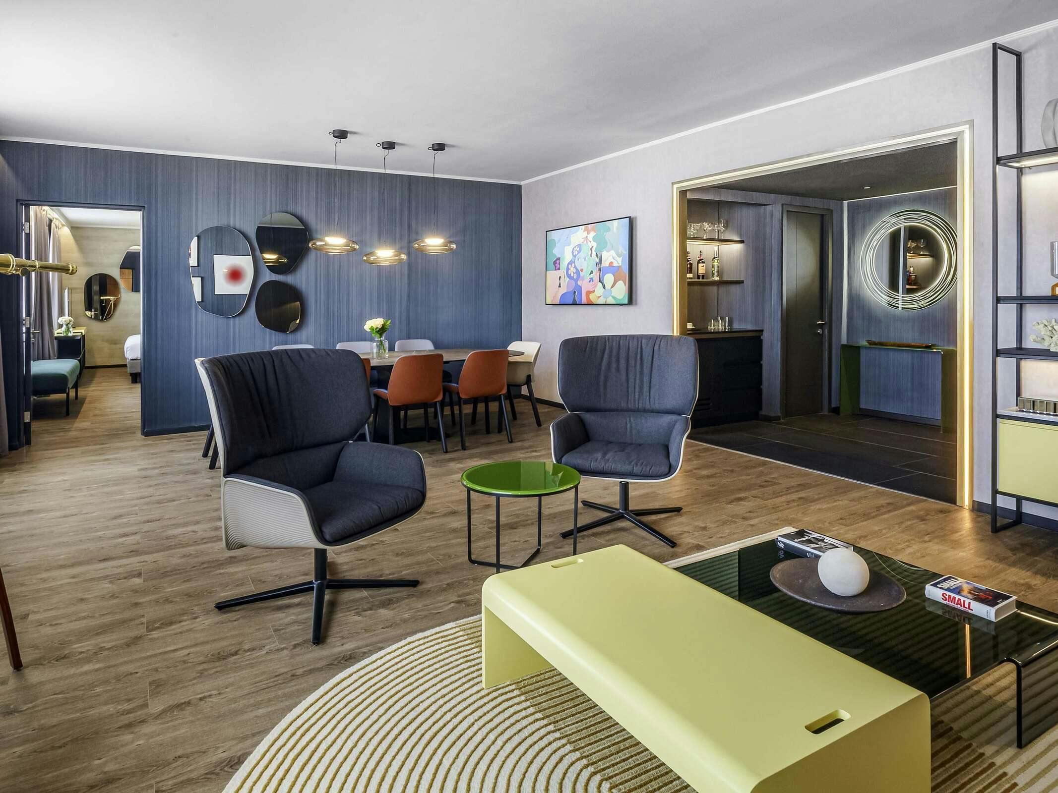 Hotel Pullman Santiago El Bosque photo 2