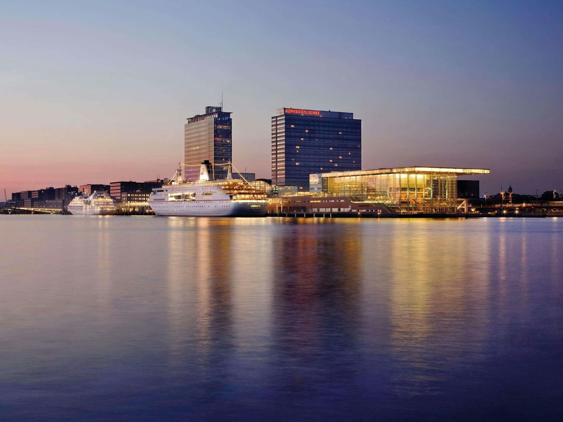 Mövenpick Hotel Amsterdam City Center