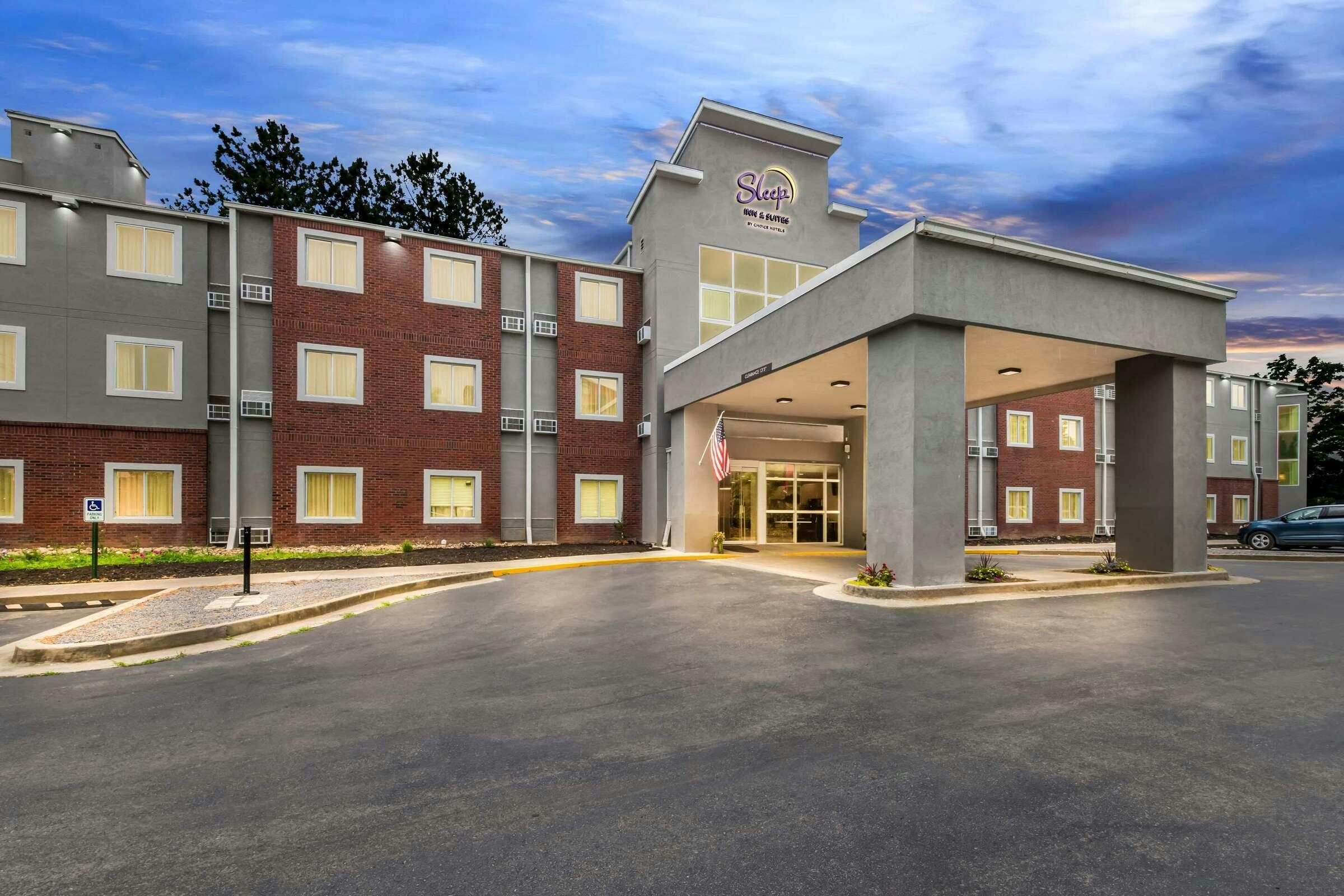 Hotel Sleep Inn & Suites Pigeon Forge - Downtown photo 3