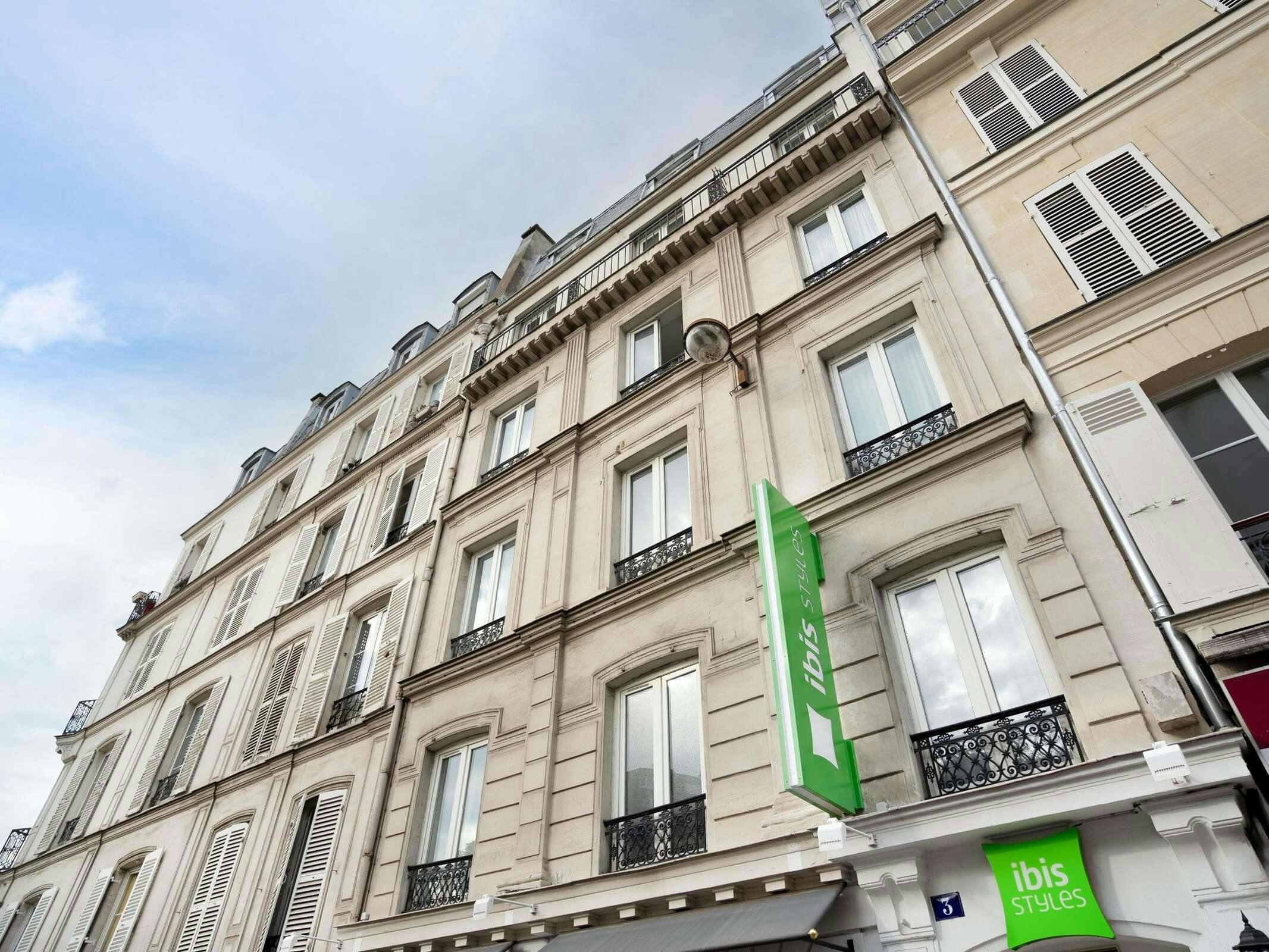 Hotel Ibis Styles Paris Montmartre Batignolles photo 2