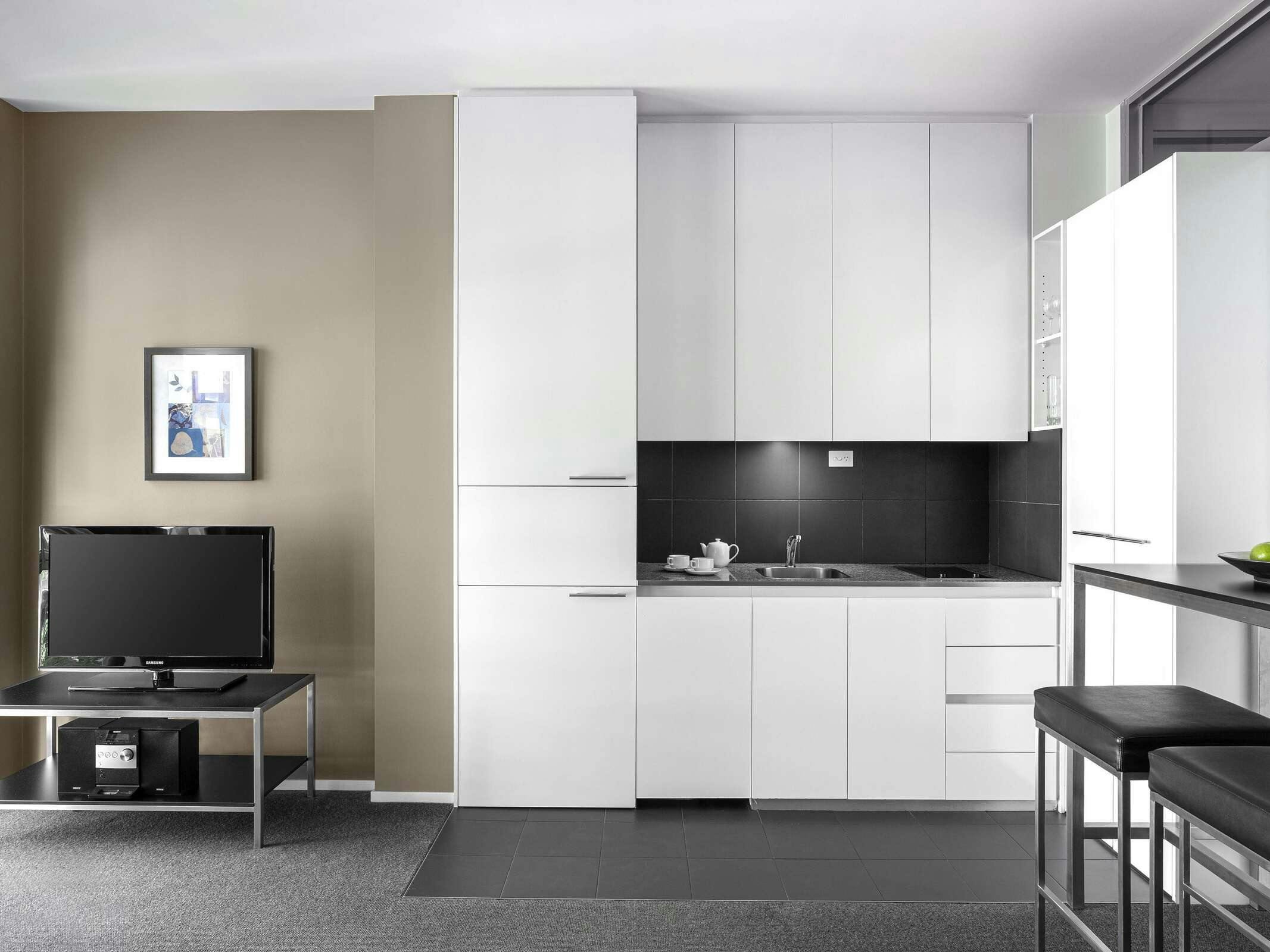 Hotel Mantra 100 Exhibition Melbourne photo 1