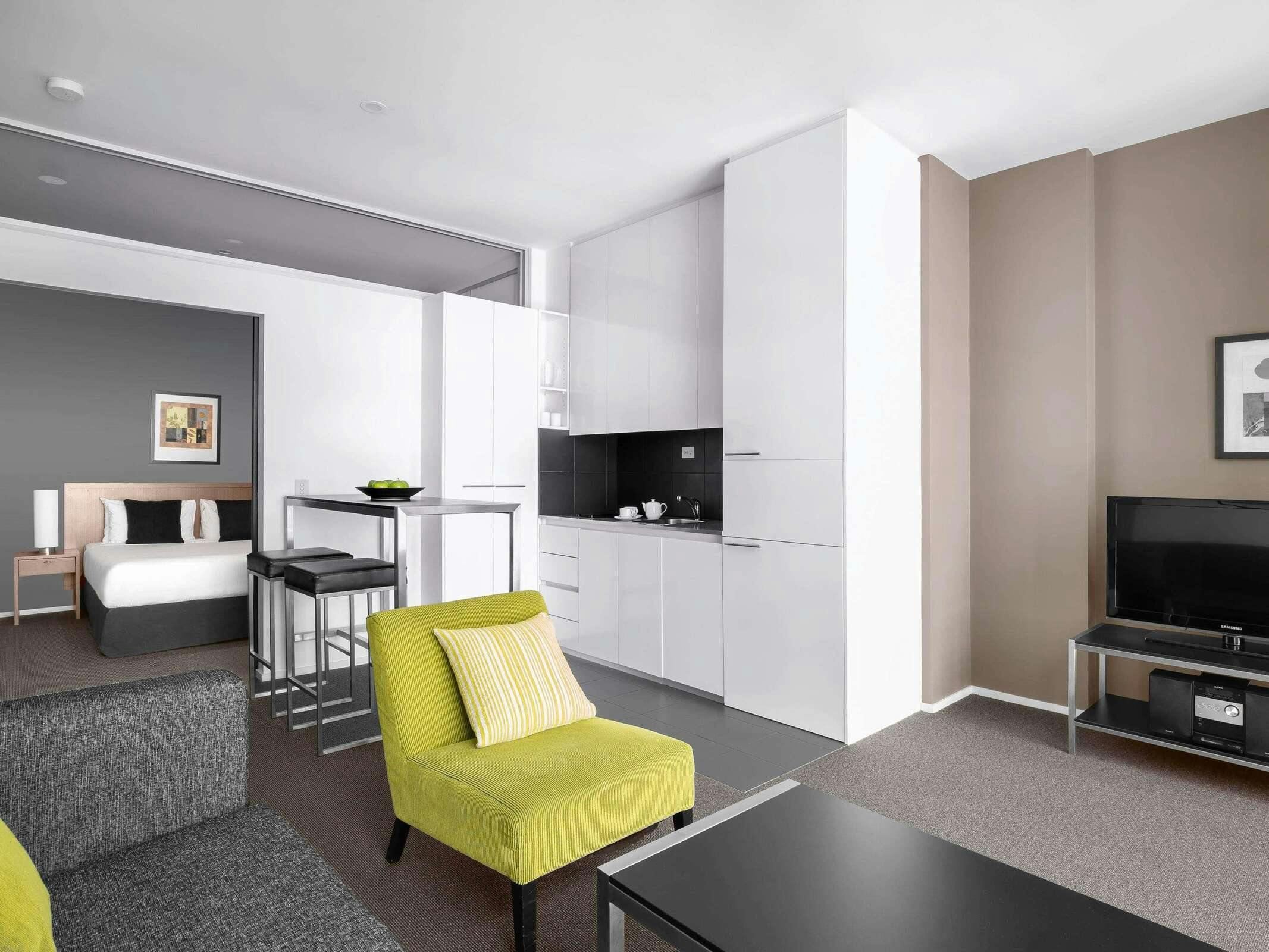 Hotel Mantra 100 Exhibition Melbourne photo 4