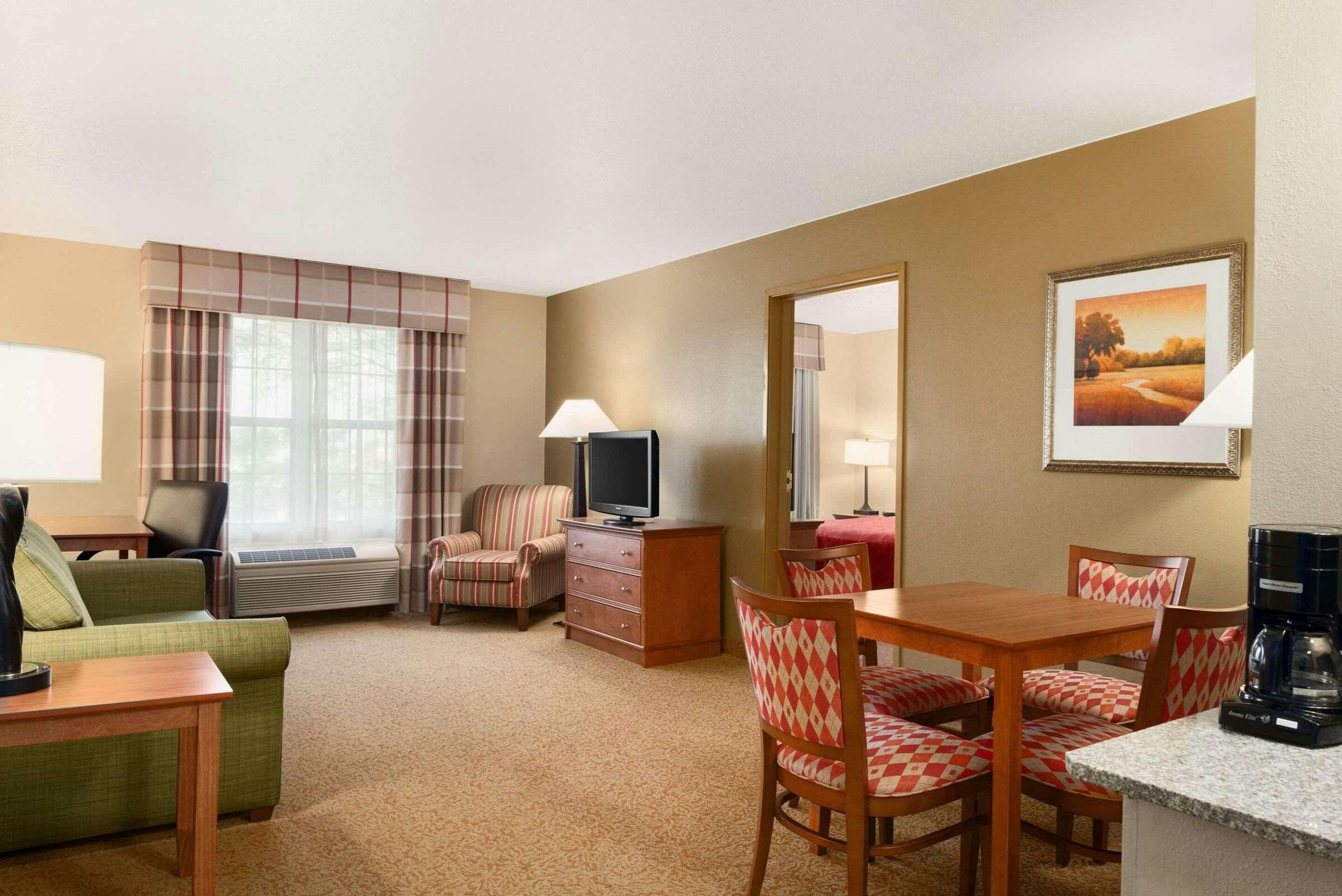 Hotel Country Inn & Suites by Radisson, Sycamore, IL photo 4