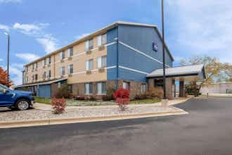 Hotel AmericInn Columbus Wisconsin photo 2