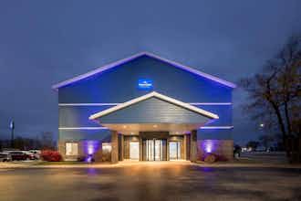 Hotel AmericInn Columbus Wisconsin photo 5