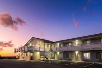 Hotel Super 8 Fort Bragg CA photo 1