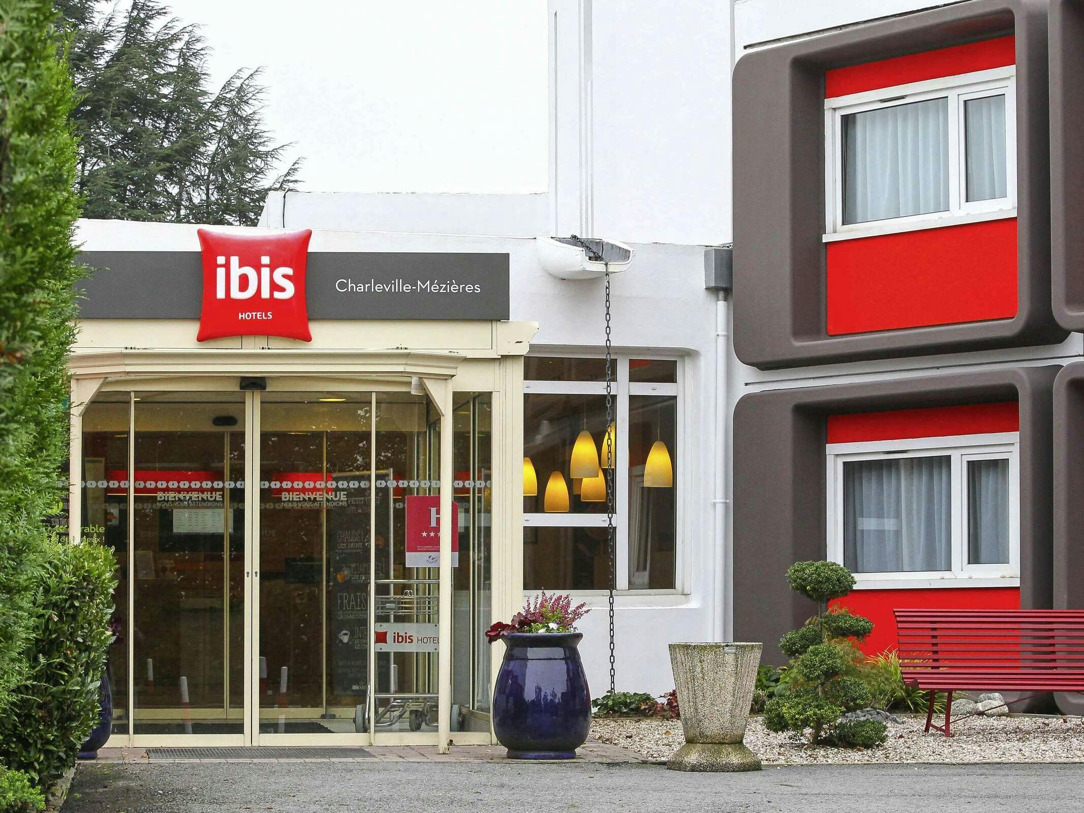 Hotel Ibis Charleville Mézières photo 2