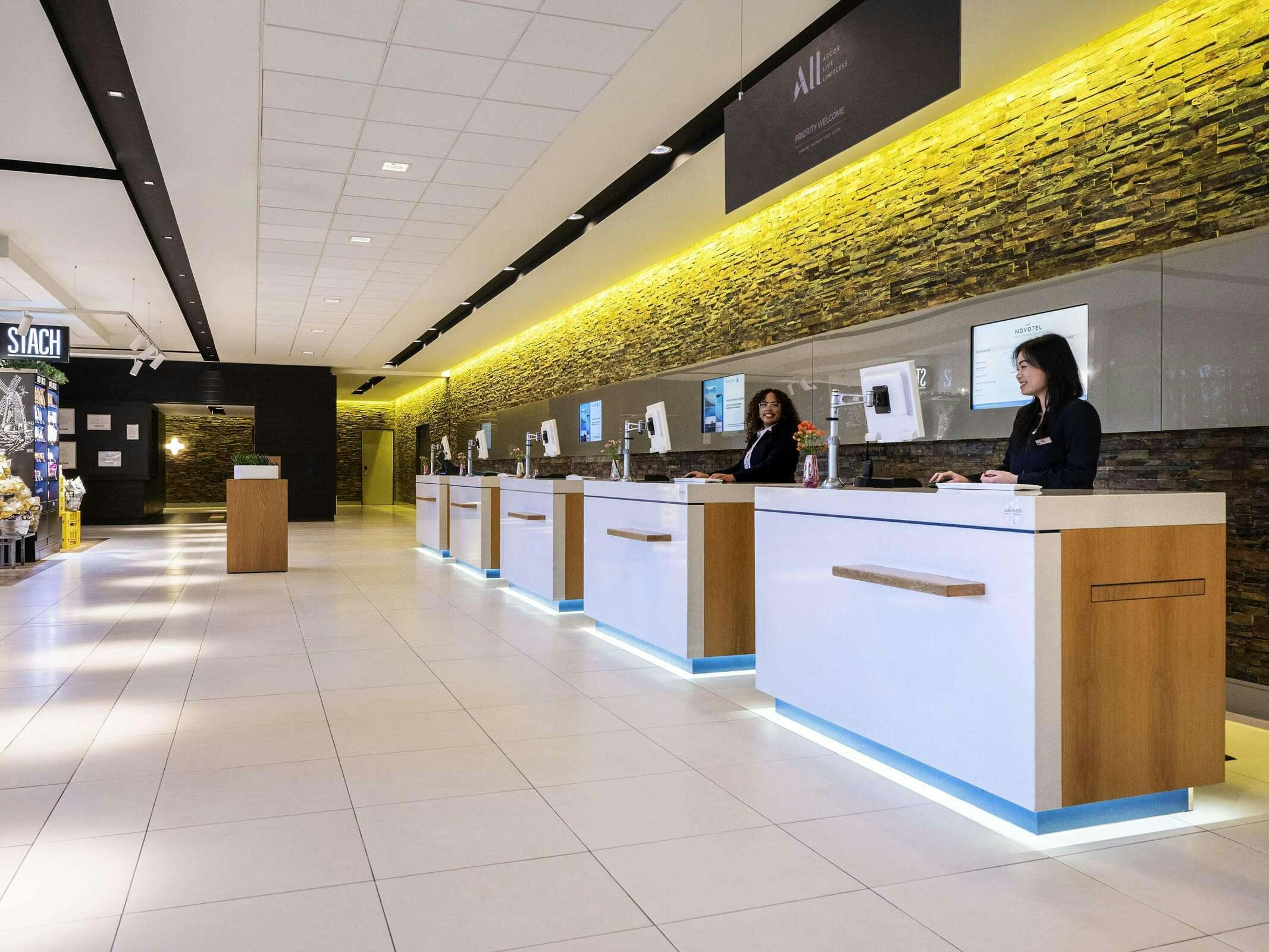 Hotel Novotel Amsterdam City photo 1