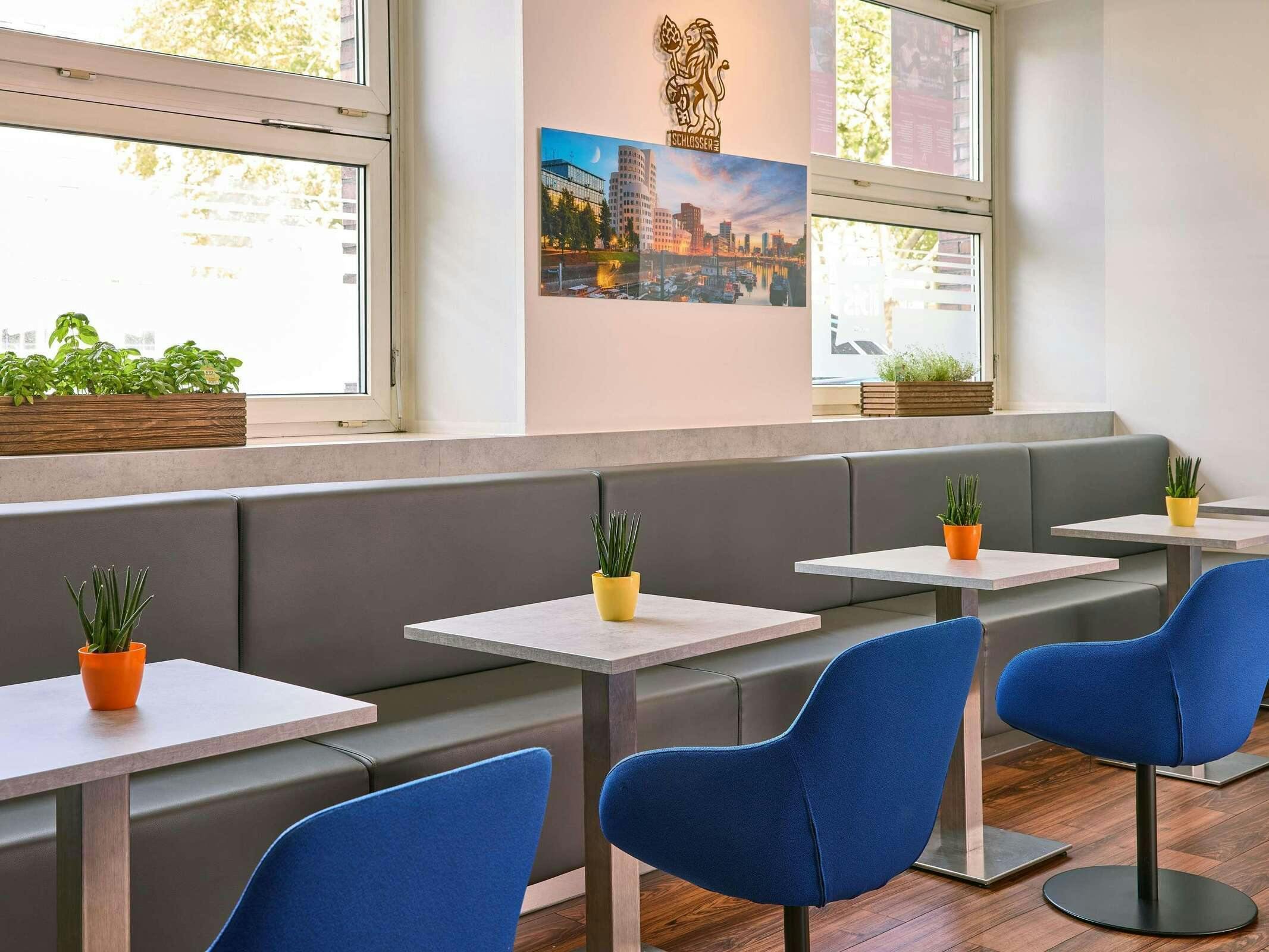 Hotel Ibis Duesseldorf Hauptbahnhof photo 3