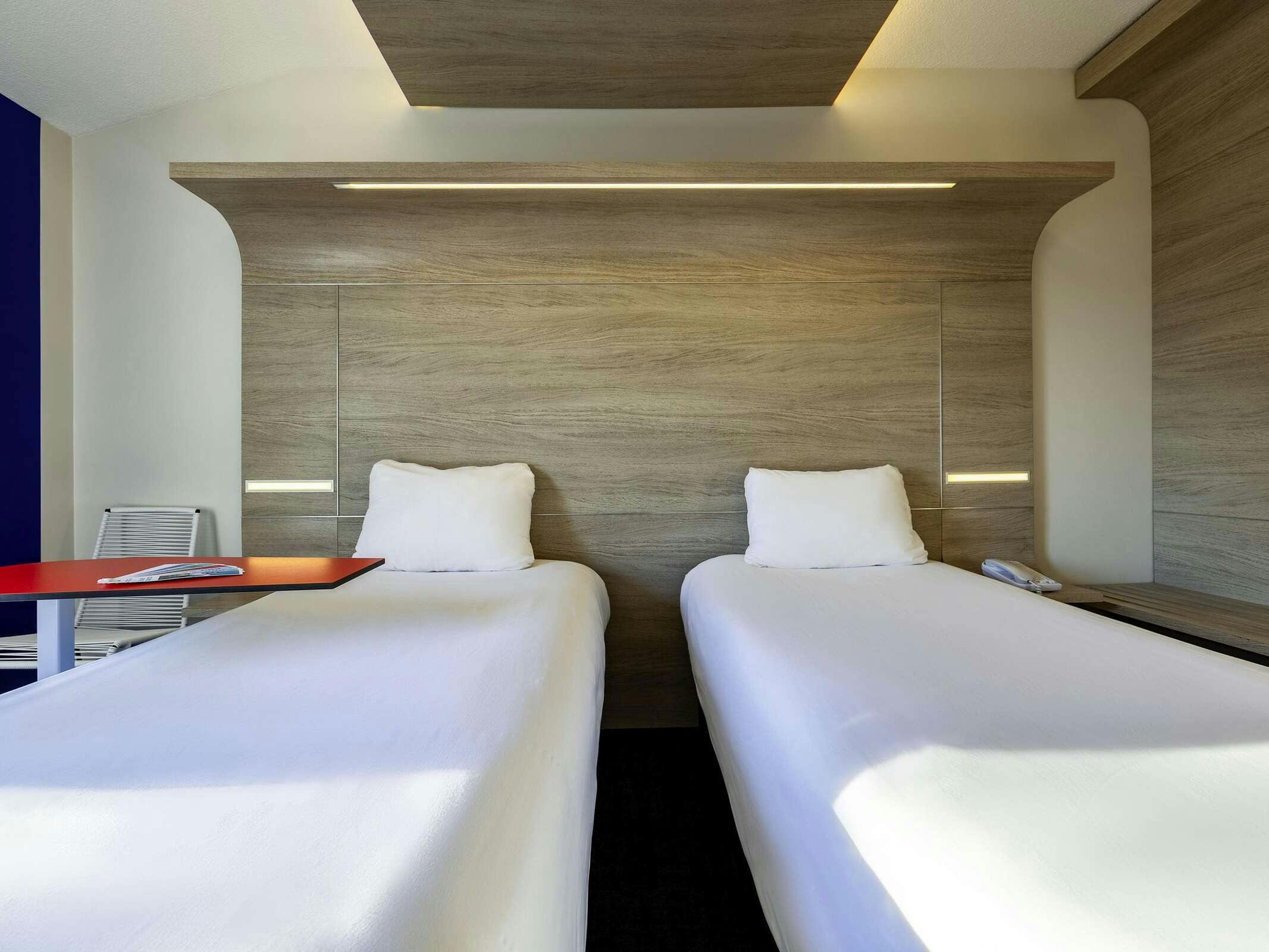 Hotel Ibis Styles La Rochelle Centre photo 5