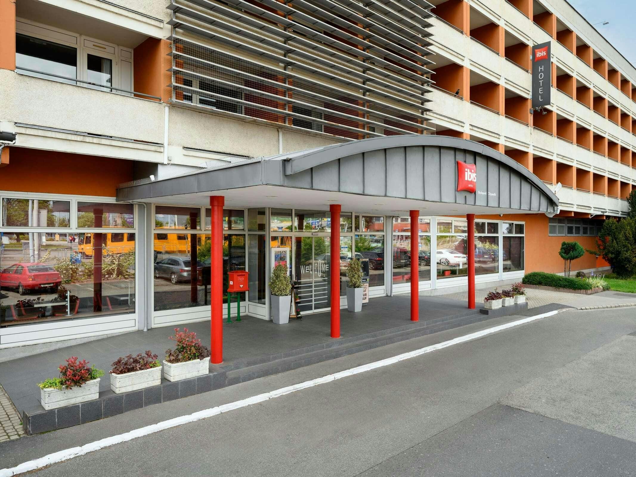 Hotel Ibis Budapest Citysouth photo 1