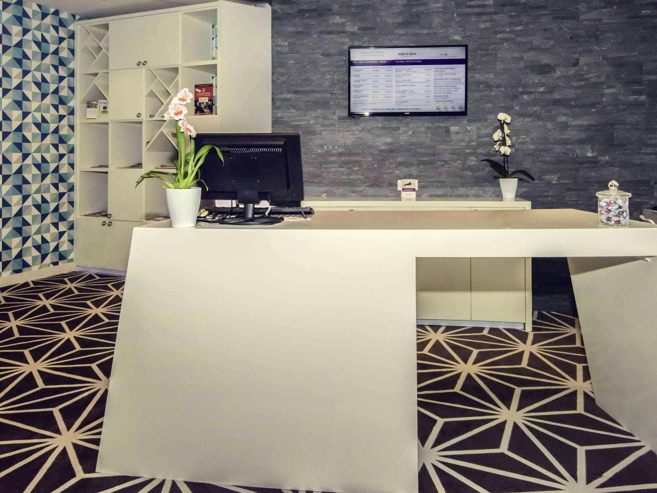 Hotel Hôtel Mercure Poitiers Site Du Futuroscope photo 1