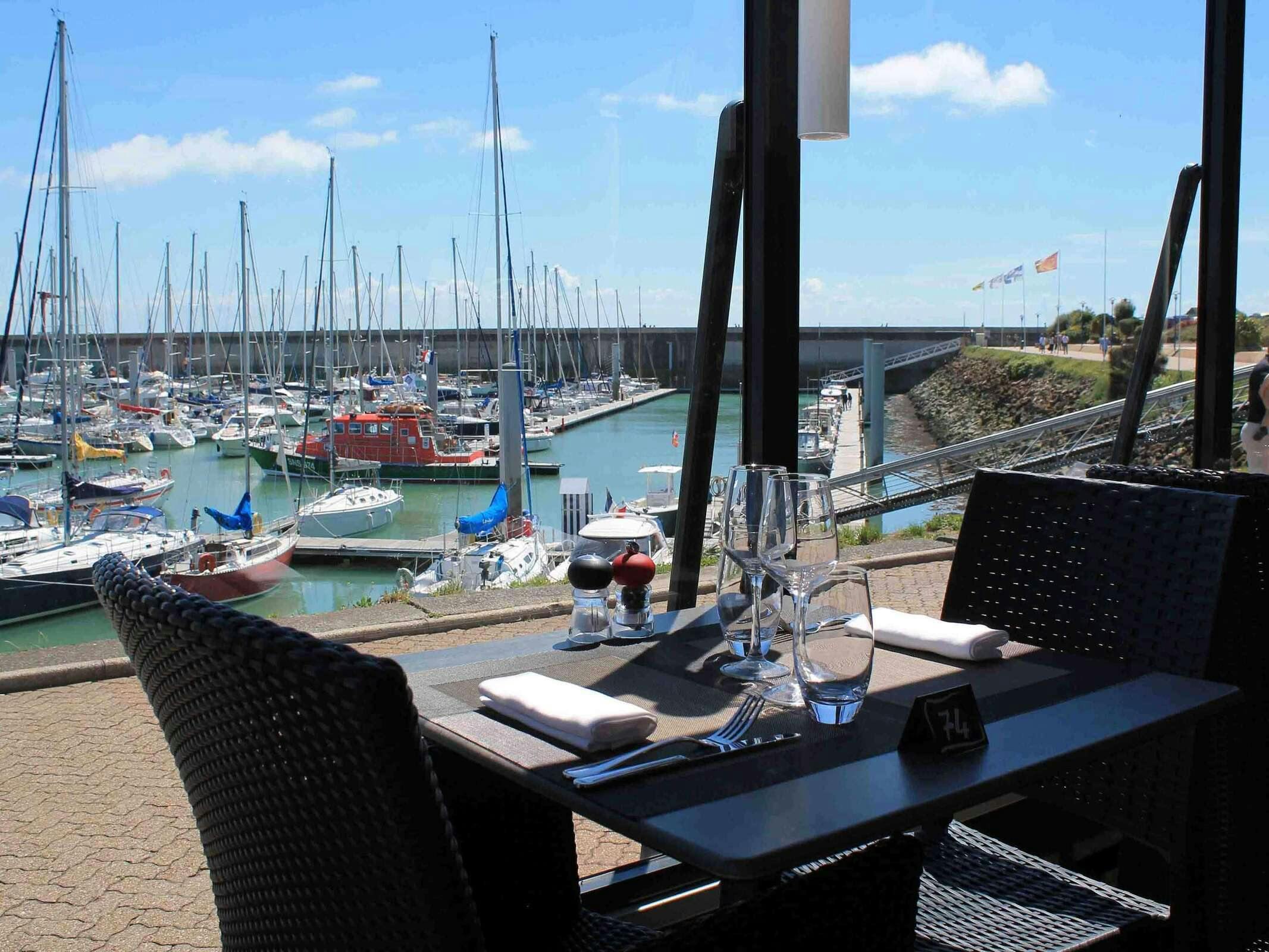 Hotel Ibis Granville Port De Plaisance photo 1