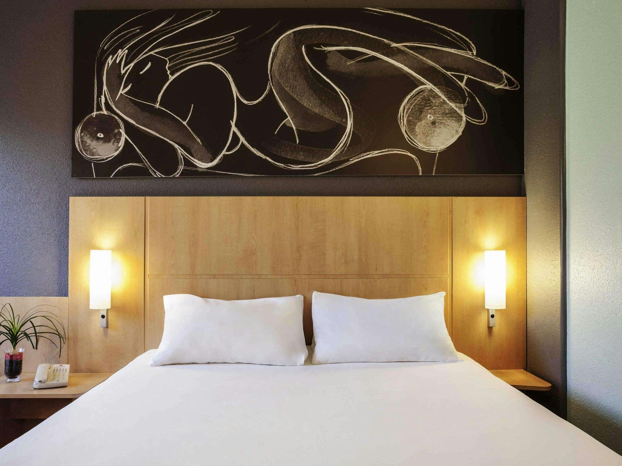 Hotel Ibis Barcelona Cornella photo 5