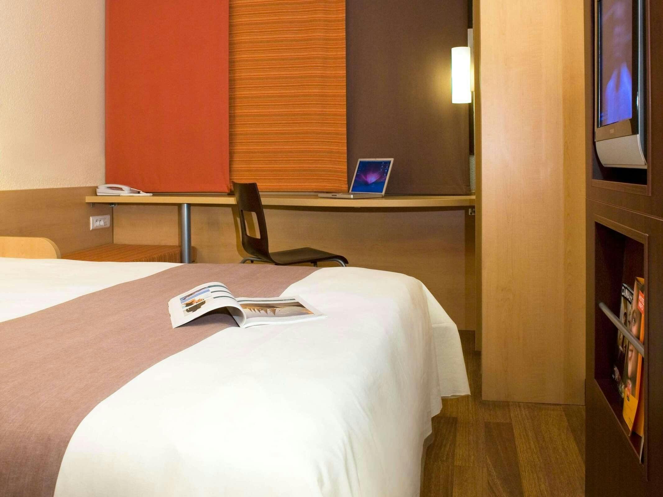 Hotel Ibis Carlisle City Centre photo 2