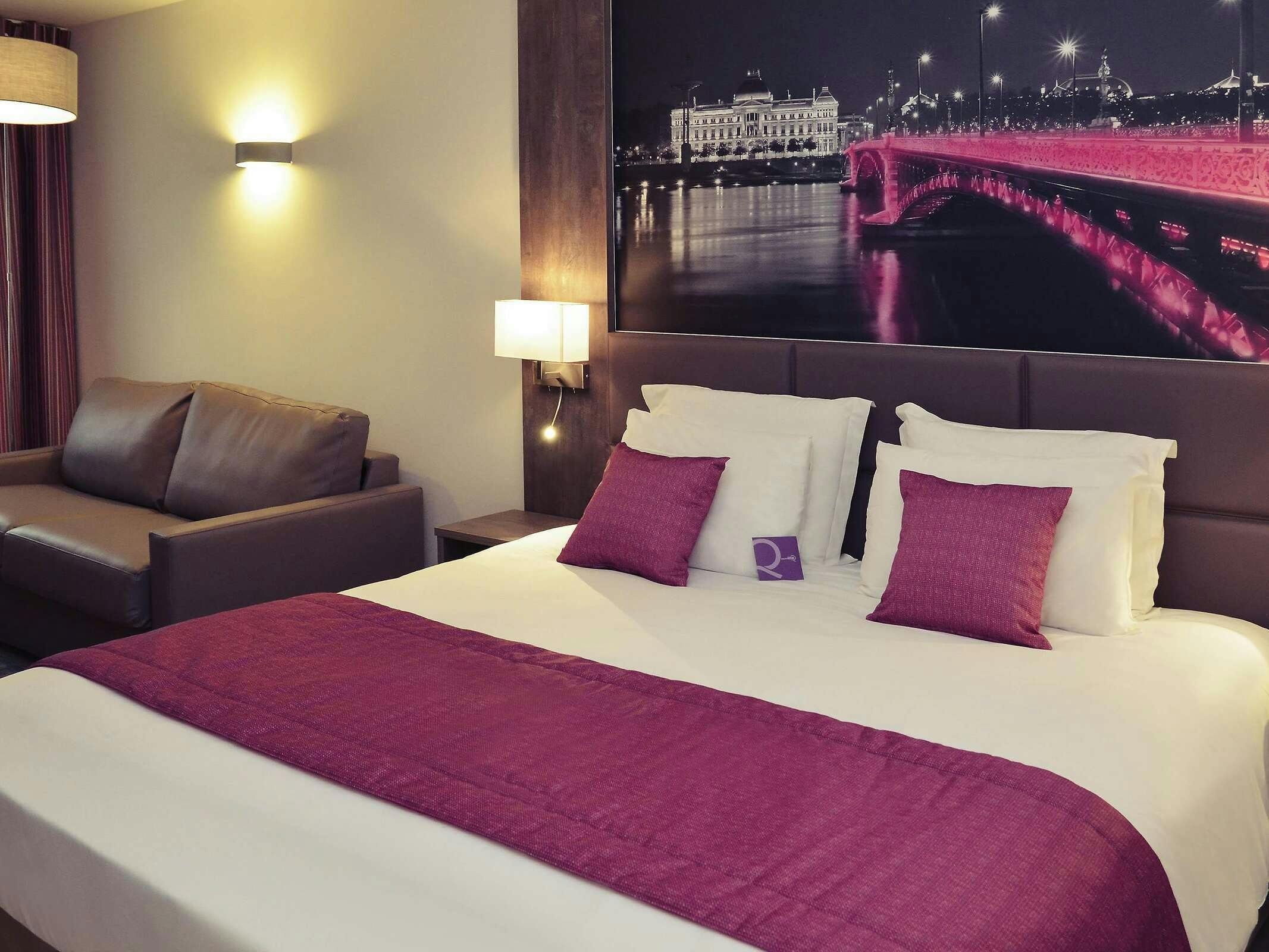 Hotel Mercure Lyon Est Chaponnay photo 2