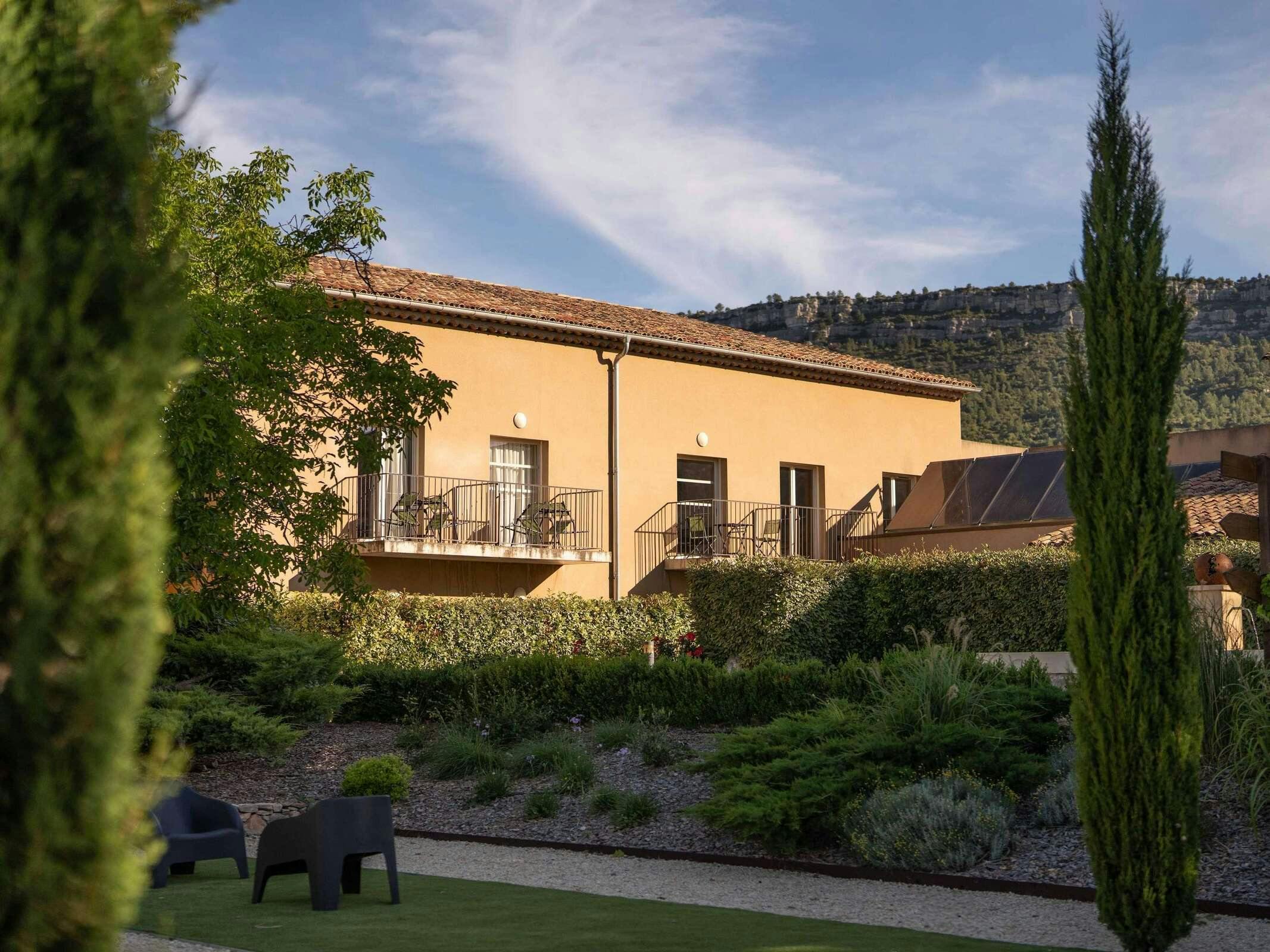 Hotel Hôtel Mercure Aix En Provence Sainte Victoire photo 1