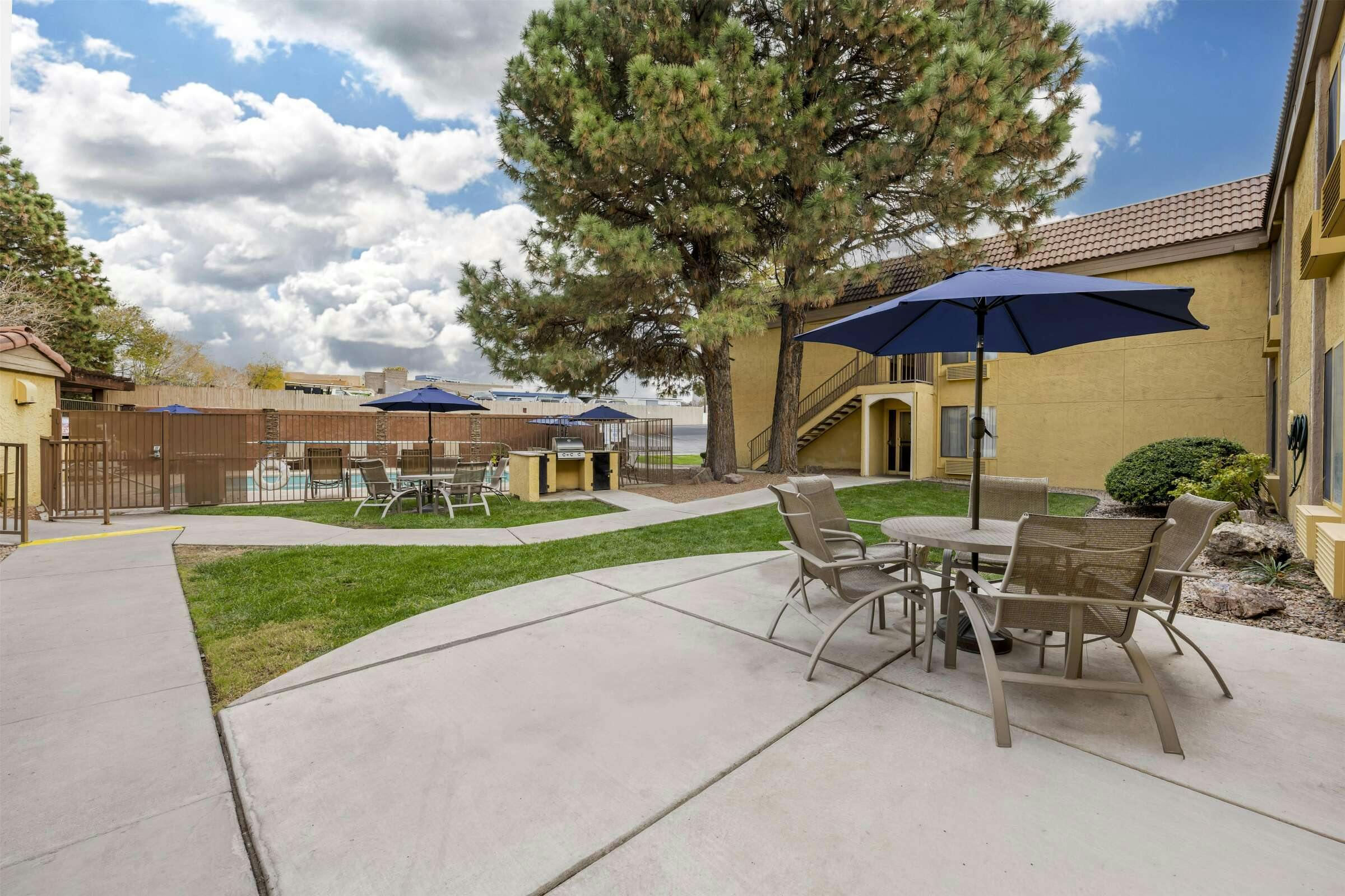 Hotel Best Western Airport Albuquerque InnSuites Hotel & Suites photo 3