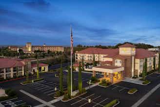 Hotel La Quinta Inn & Suites Paso Robles photo 1