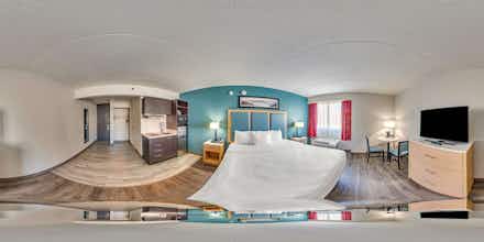 Hotel Quality Inn & Suites Civic Center photo 3