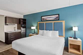 Hotel Quality Inn & Suites Civic Center photo 4